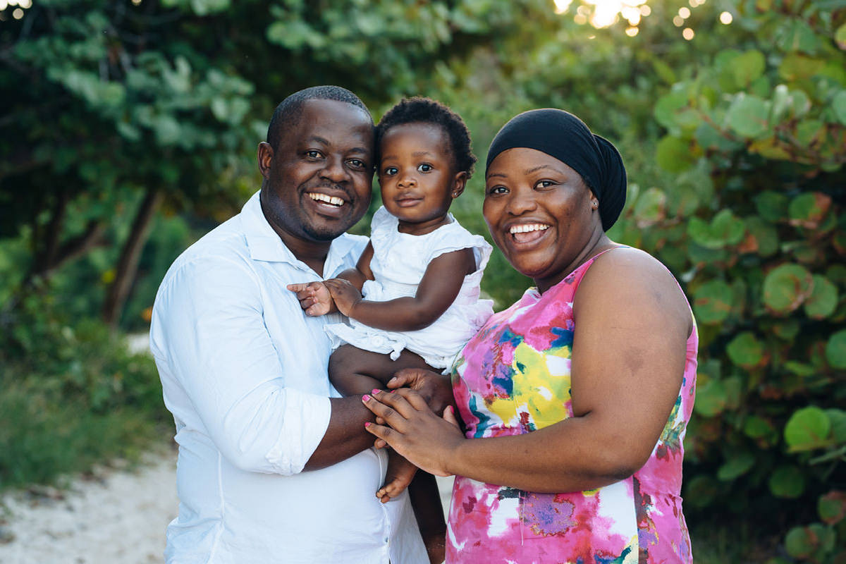 Family photographer at Chaplin Bay, Warwick, Bermuda