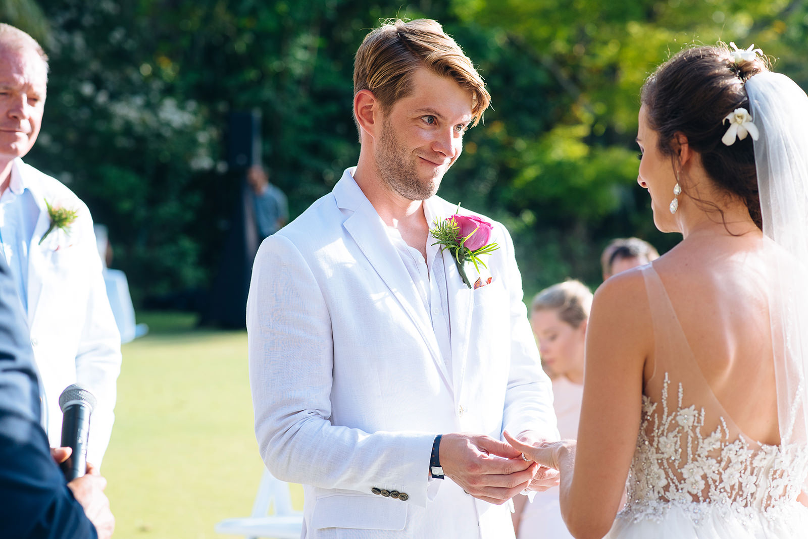 The wedding of Annie & Bruce at Coral Beach Club, Paget