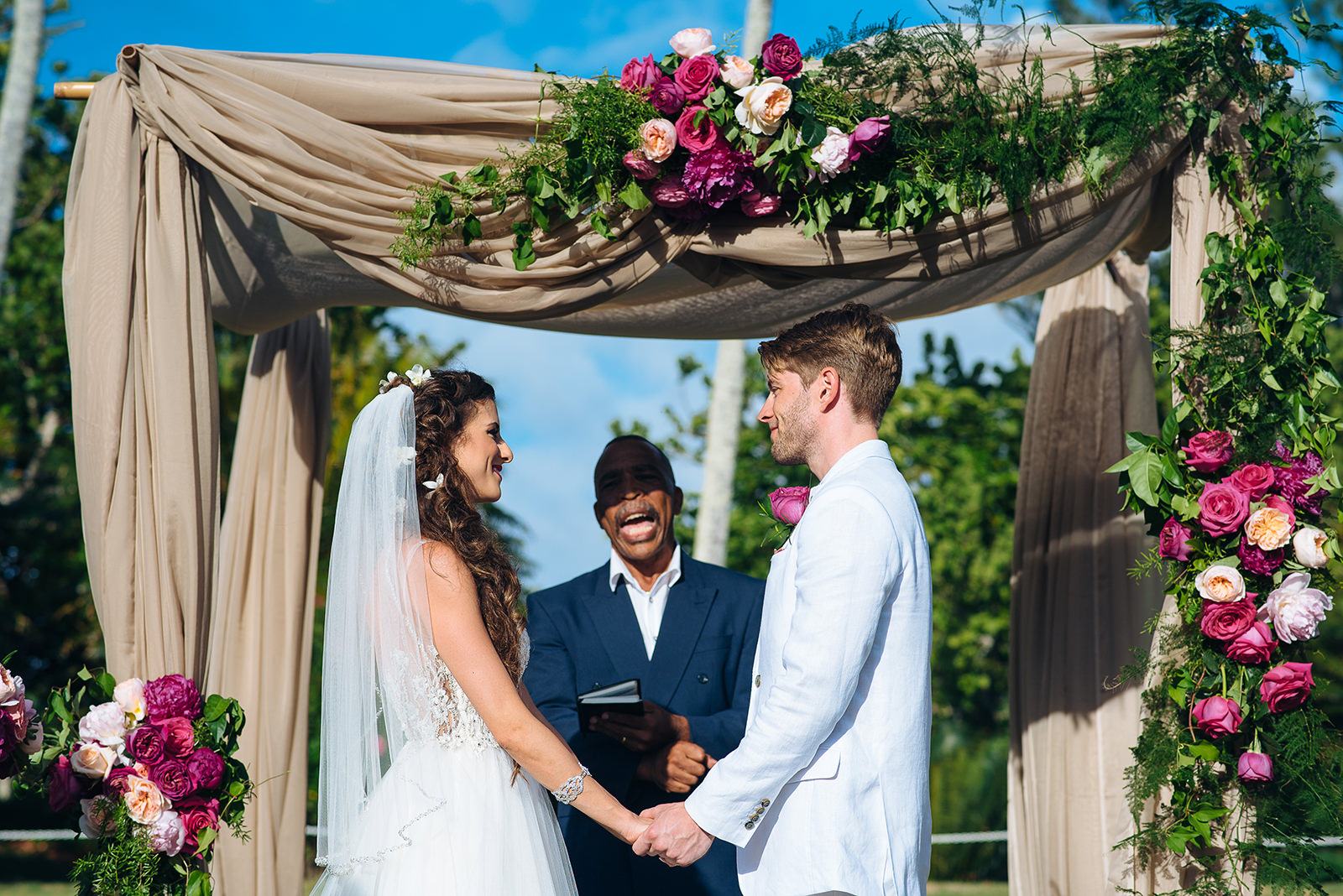 The wedding of Annie & Bruce at Coral Beach Club, Paget