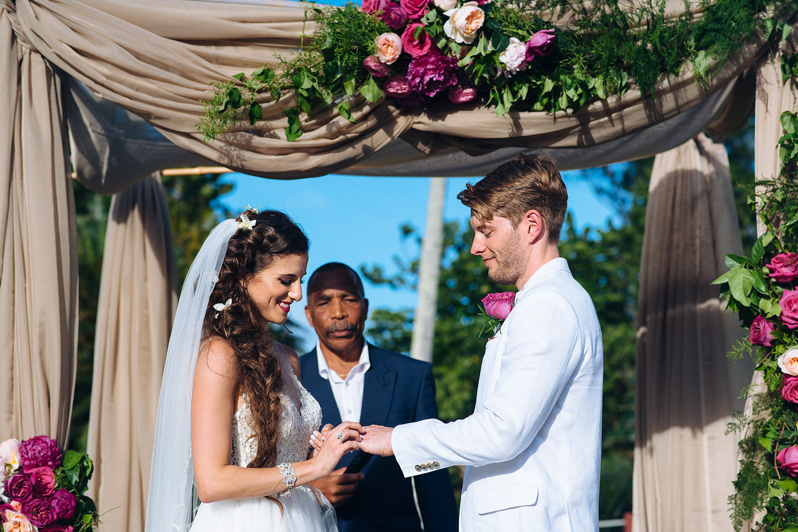 The wedding of Annie & Bruce at Coral Beach Club, Paget