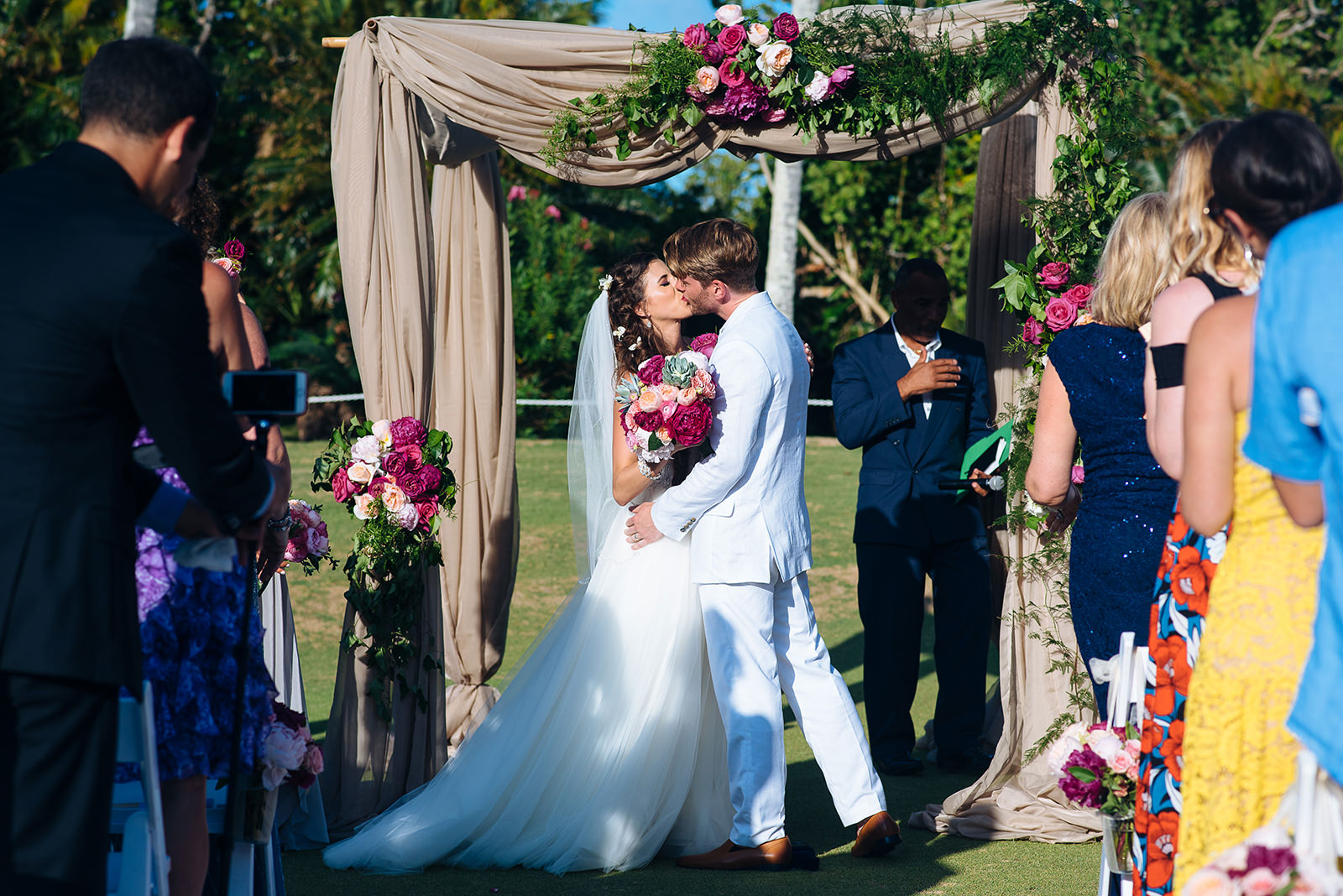 The wedding of Annie & Bruce at Coral Beach Club, Paget