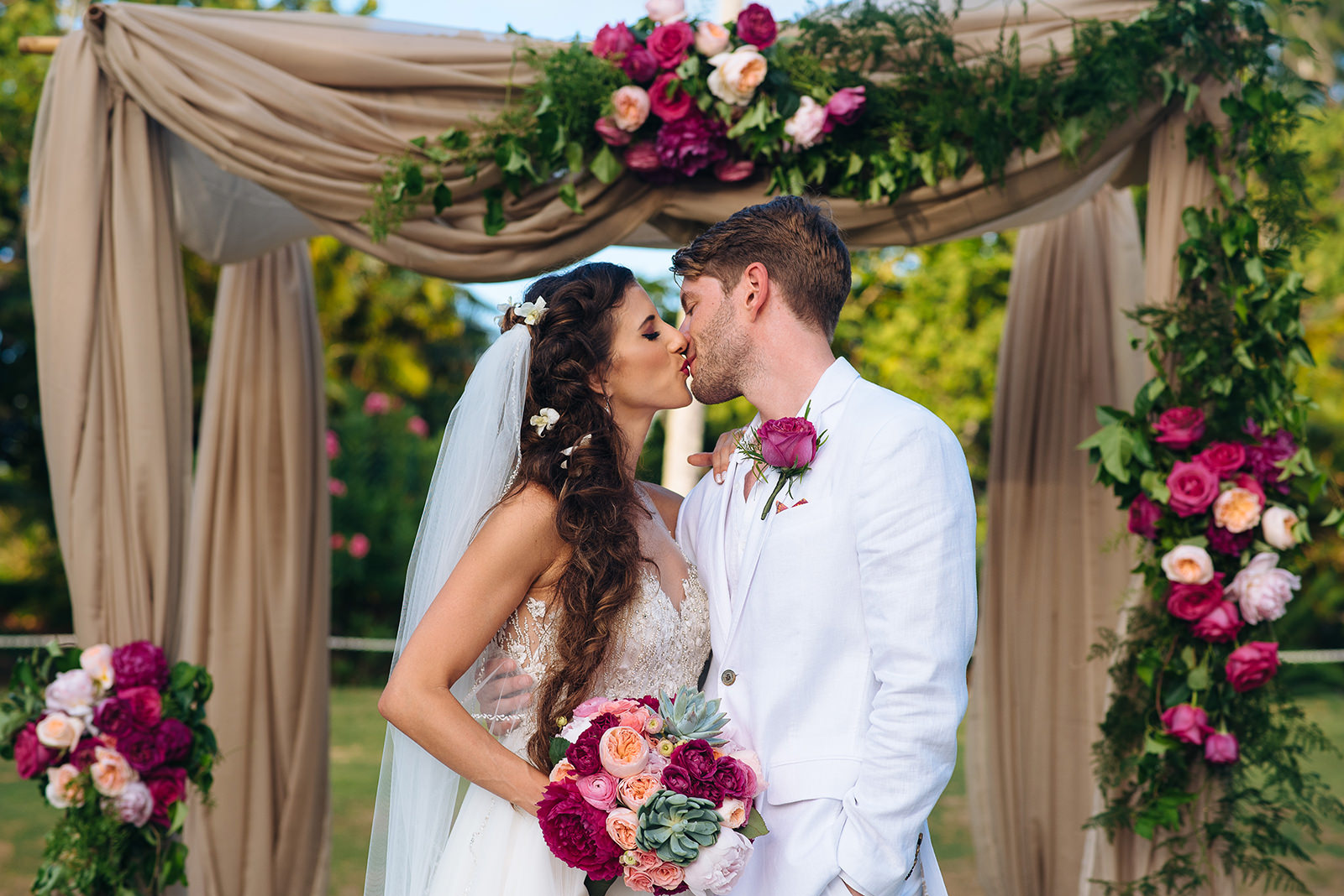 The wedding of Annie & Bruce at Coral Beach Club, Paget